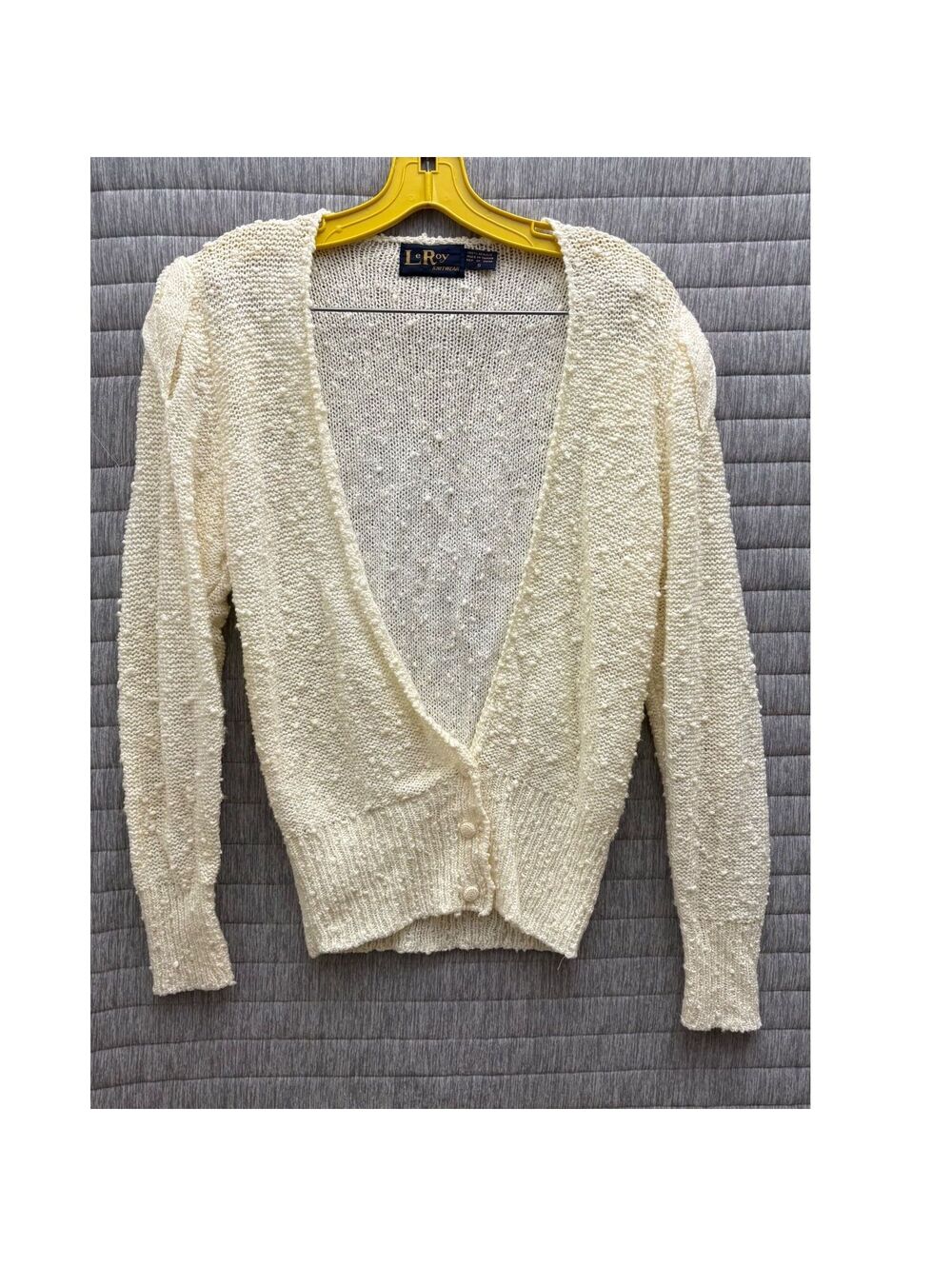 Vintage LeRoy Knitwear Cream Acrylic Sweater Cardigan Size Small Pearl Shoulders